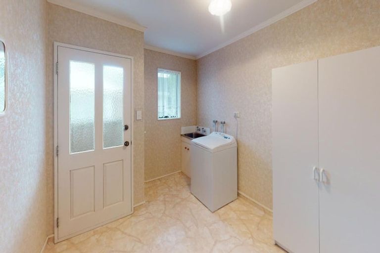 Photo of property in 42 Cedar Crescent, Feilding, 4702