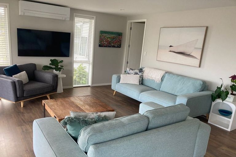 Photo of property in 13 Odlin Lane, Red Beach, 0932