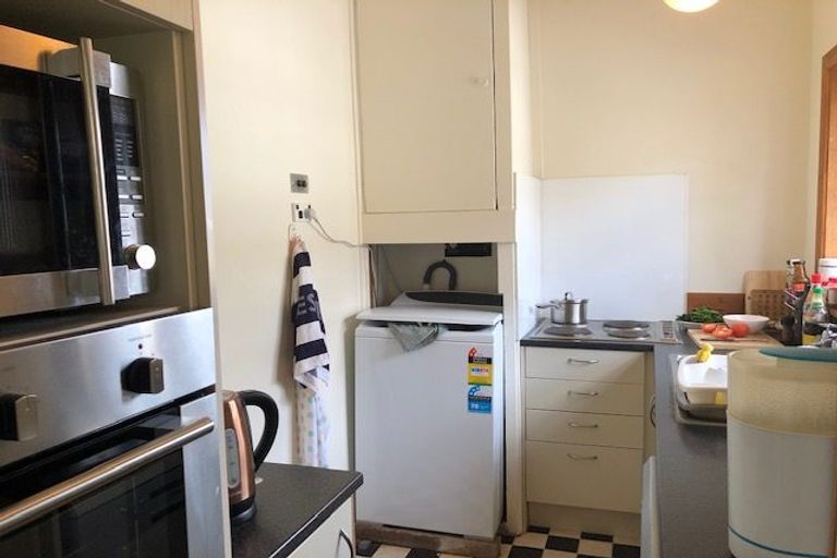 Photo of property in San Marino Apartments, 6/4 Oak Park Avenue, Te Aro, Wellington, 6011