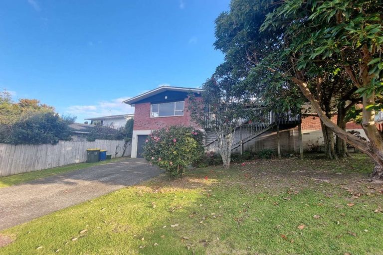 Photo of property in 4 King Richard Place, Browns Bay, Auckland, 0630