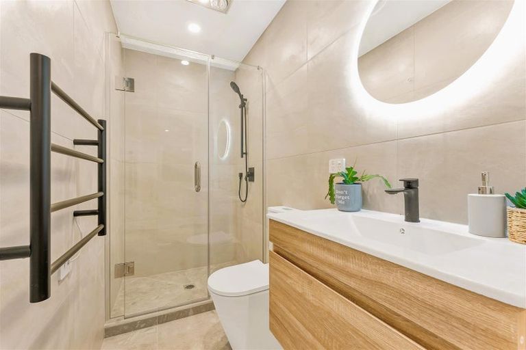 Photo of property in 16b Bellringer Road, Massey, Auckland, 0614