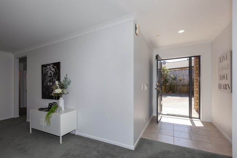 Photo of property in 6 Cascade Way, Paraparaumu, 5032