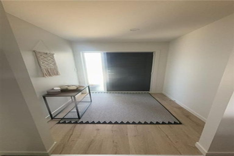 Photo of property in 85a Albany Highway, Unsworth Heights, Auckland, 0632