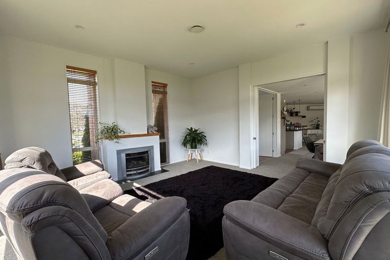 Photo of property in 17 Burbank Drive, Aidanfield, Christchurch, 8025