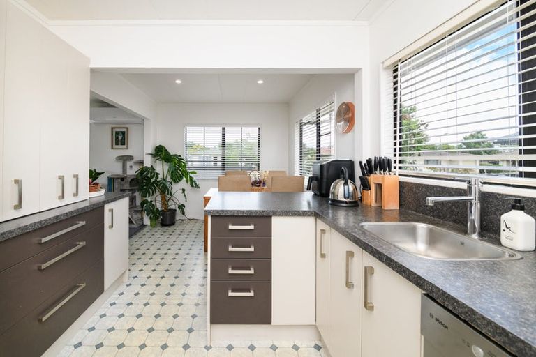 Photo of property in 57 Raglan Avenue, Cloverlea, Palmerston North, 4412