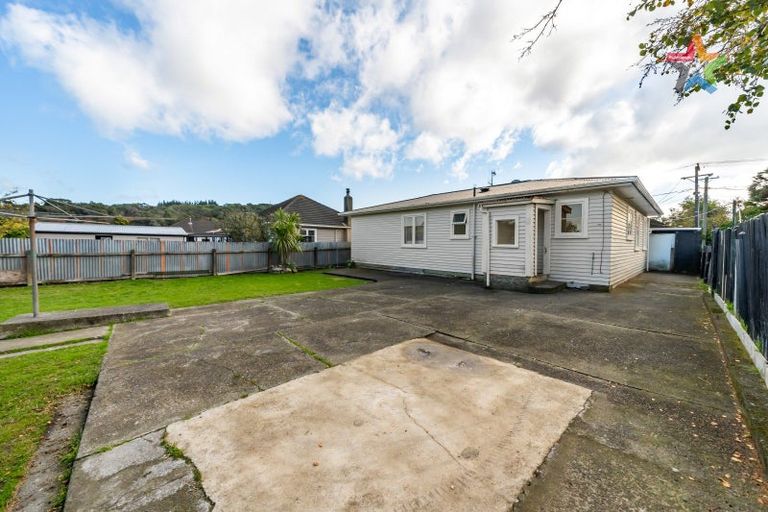 Photo of property in 5 Bythell Street, Wainuiomata, Lower Hutt, 5014
