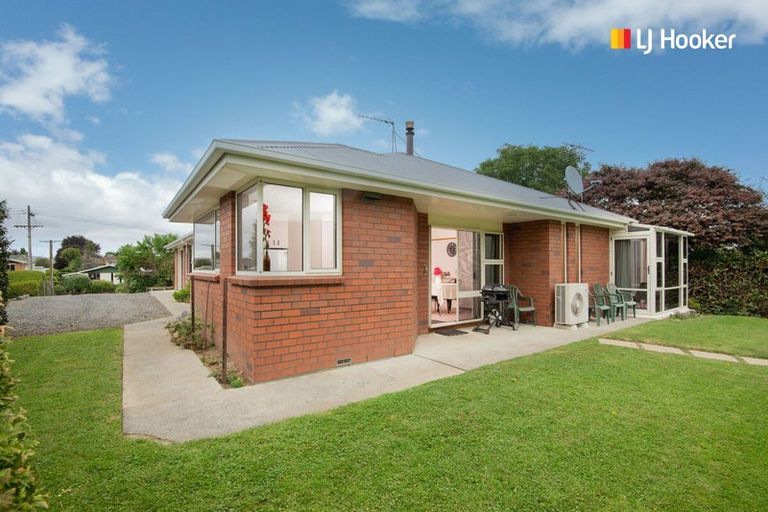 Photo of property in 20 Skerries Street, Outram, 9019