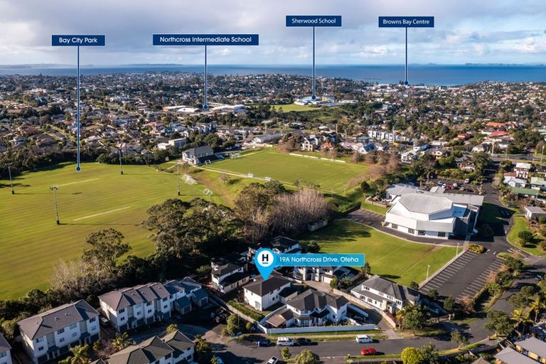 Photo of property in 19a Northcross Drive, Oteha, Auckland, 0632