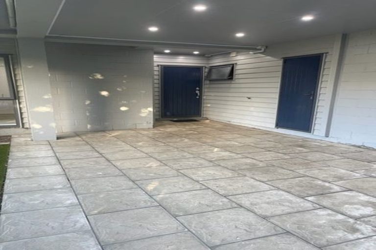 Photo of property in 9a Gwenand Place, Botany Downs, Auckland, 2010