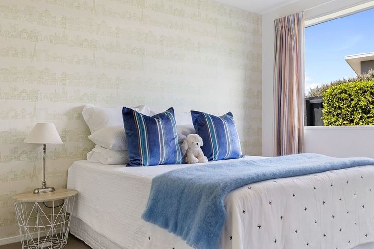 Photo of property in 2 John Campbell Crescent, Hillmorton, Christchurch, 8024