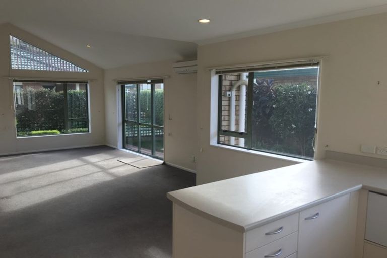 Photo of property in Miramar Villas, 26/6 Brussels Street, Miramar, Wellington, 6022