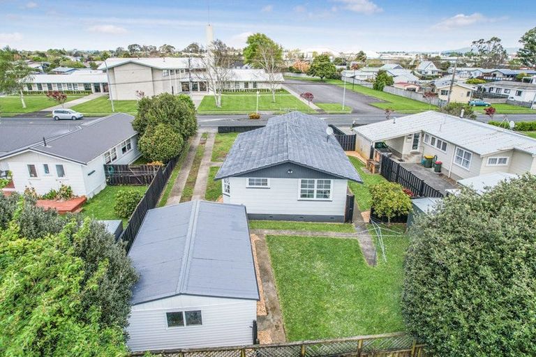 Photo of property in 260 Sandwich Road, St Andrews, Hamilton, 3200