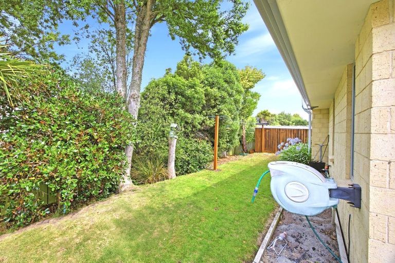 Photo of property in 15 Cridland Place, Halswell, Christchurch, 8025