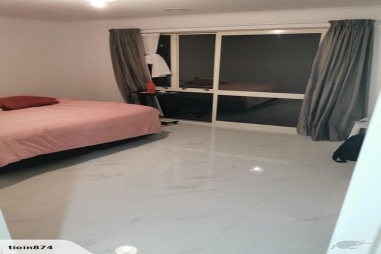 Photo of property in 18 Boston Parade, Kelvin Grove, Palmerston North, 4414