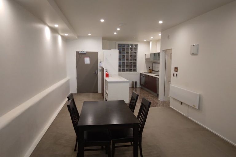 Photo of property in Hb Apartments, 8/3 Holland Street, Te Aro, Wellington, 6011