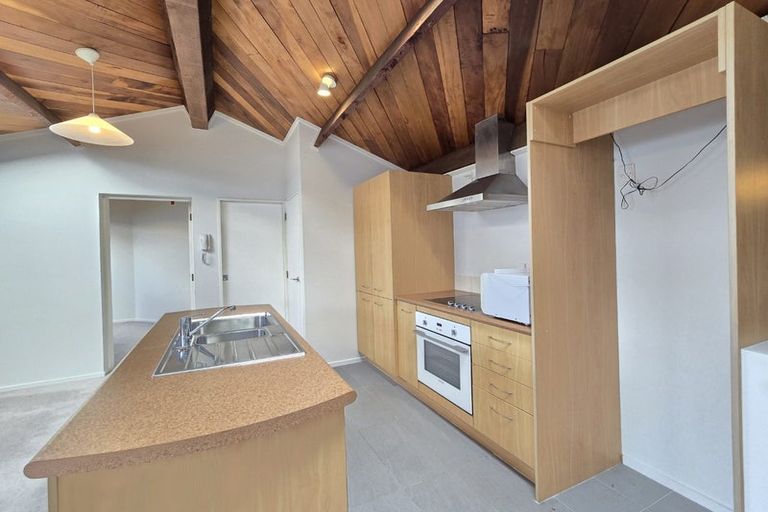 Photo of property in Metro Apartments, 21/220 Thorndon Quay, Pipitea, Wellington, 6011