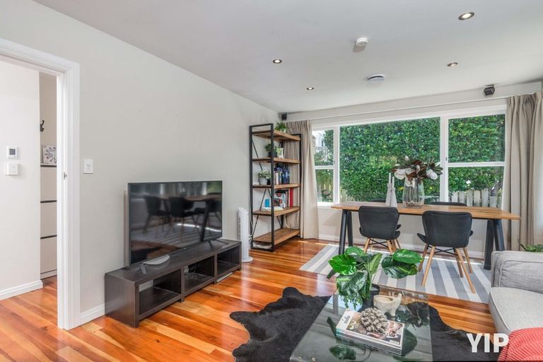 Photo of property in 5 Winston Street, Crofton Downs, Wellington, 6035