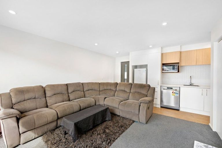 Photo of property in 2/5 Taine Street, Taita, Lower Hutt, 5011