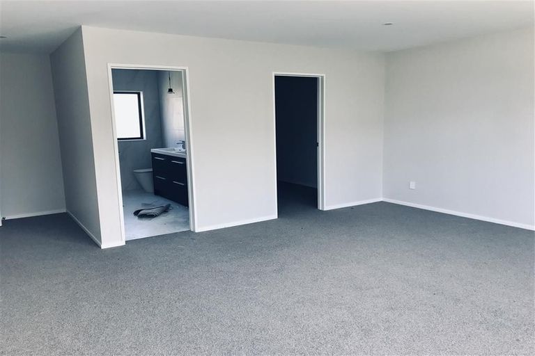 Photo of property in 750a East Coast Road, Pinehill, Auckland, 0630