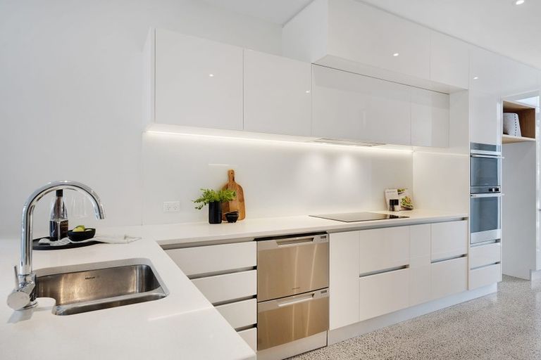 Photo of property in 13 Isitt Road, Hobsonville, Auckland, 0616