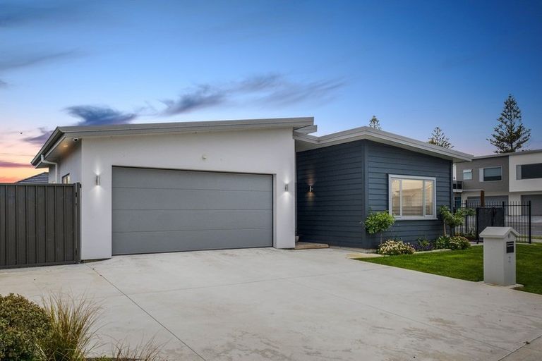 Photo of property in 2 Hurunui Drive, Te Awa, Napier, 4110