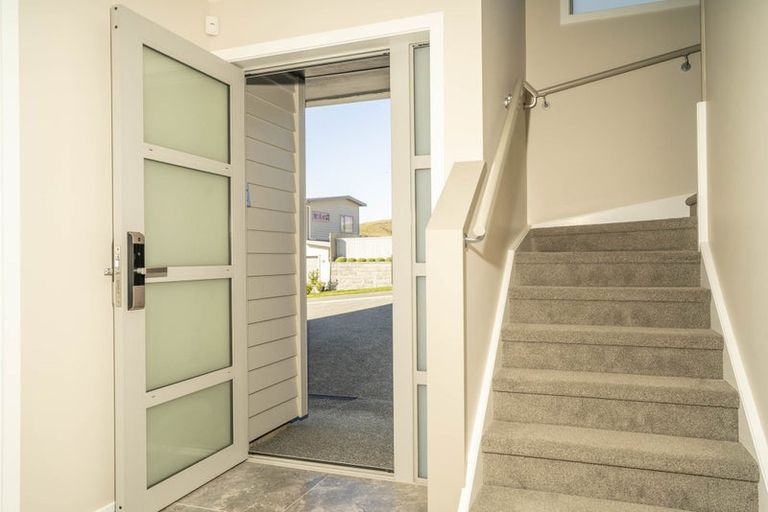 Photo of property in 165 Amesbury Drive, Churton Park, Wellington, 6037