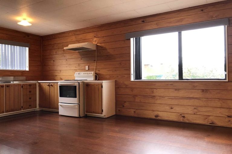 Photo of property in 1/158 View Road, Sunnyvale, Auckland, 0612