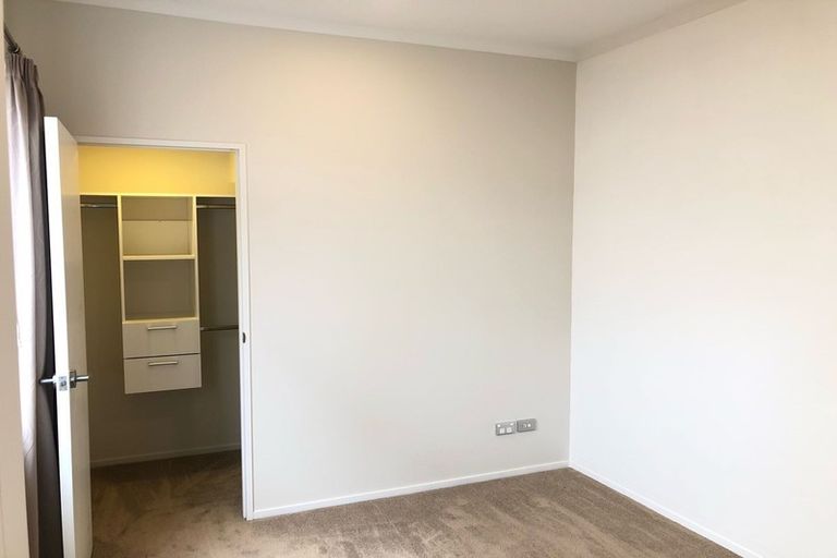 Photo of property in 20 Drumbuoy Drive, Flat Bush, Auckland, 2019