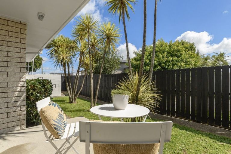 Photo of property in 2/388 Devonport Road, Tauranga South, Tauranga, 3112