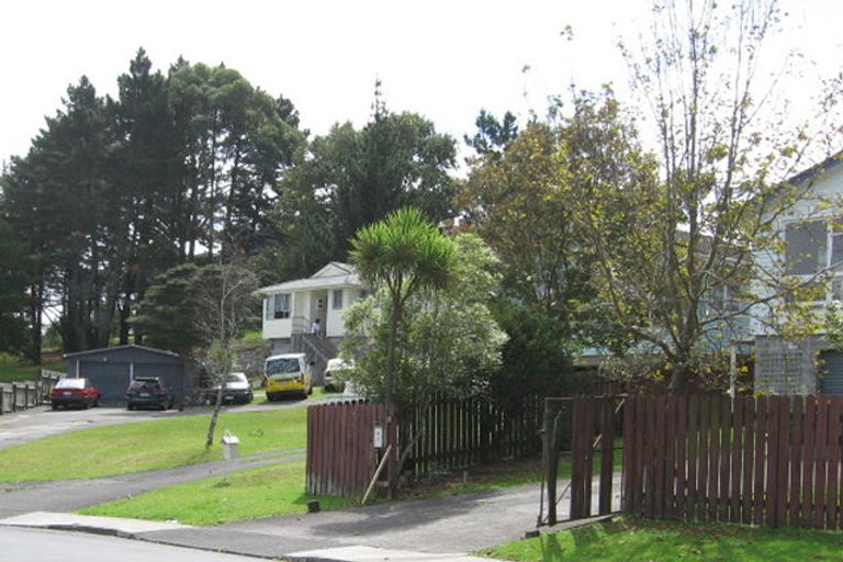 Photo of property in 75 Cedar Heights Avenue, Massey, Auckland, 0614
