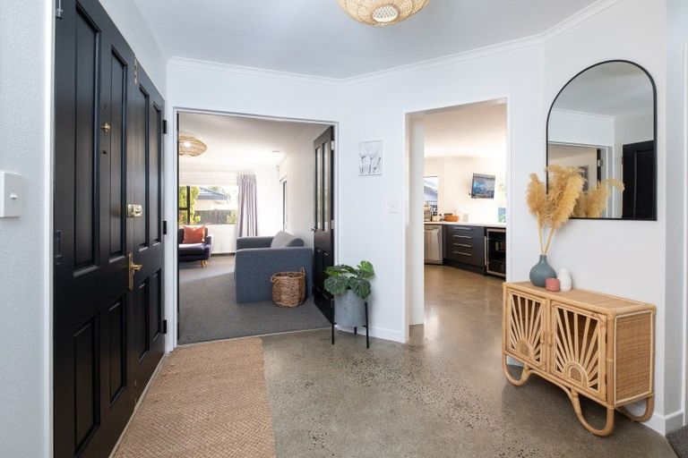 Photo of property in 14 Legorne Lane, Havelock North, 4130