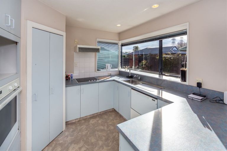 Photo of property in 2/5 Murfitt Place, Sockburn, Christchurch, 8042