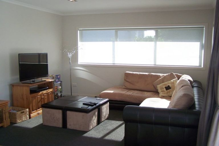 Photo of property in 46a Marine Parade, Mellons Bay, Auckland, 2014