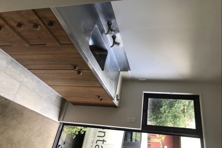 Photo of property in 16 Third Avenue, Avenues, Whangarei, 0110