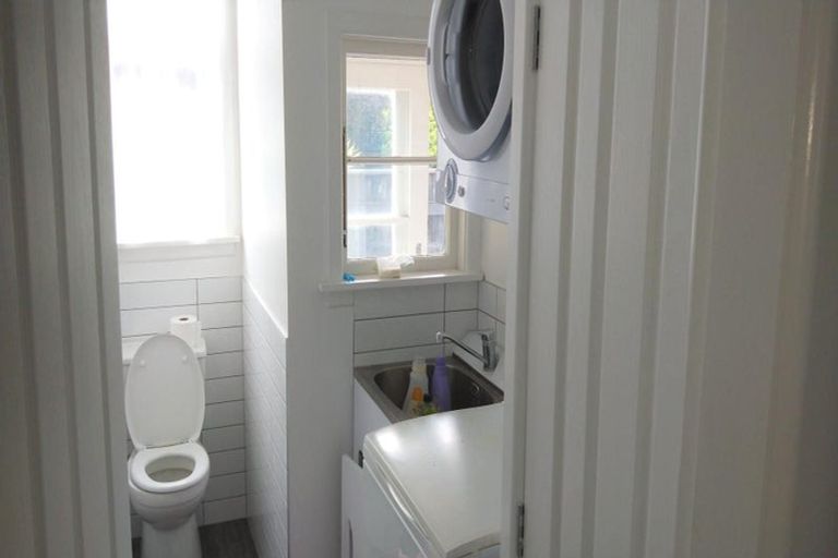 Photo of property in 495 Featherston Street, Roslyn, Palmerston North, 4414