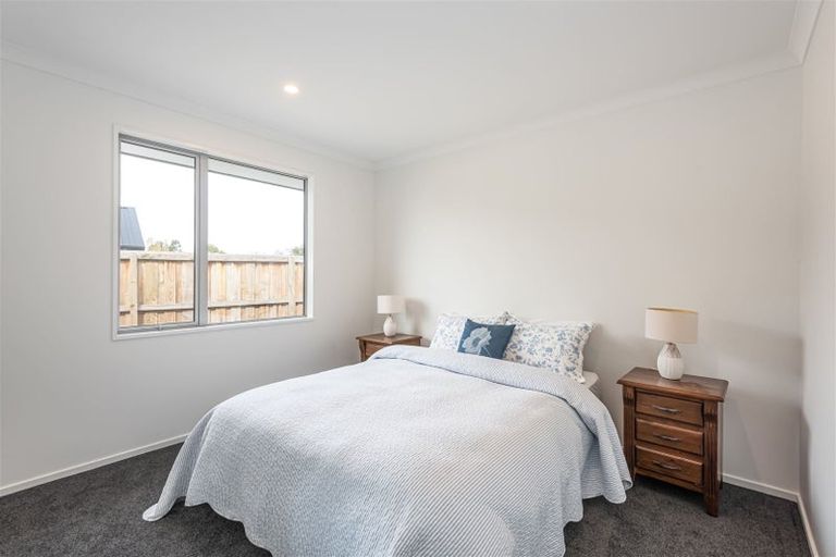 Photo of property in 10 Angus Place, Rangiora, 7400