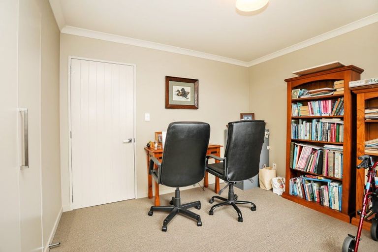 Photo of property in 18 Mauchline Street, Wallacetown, 9816