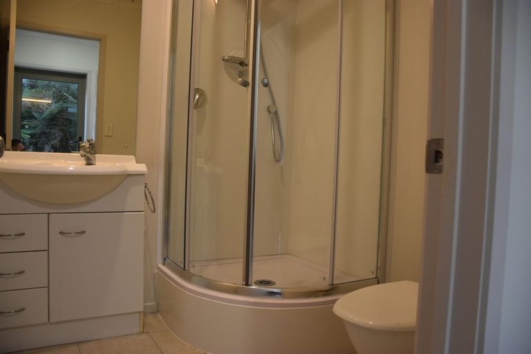 Photo of property in 37 Condor Place, Unsworth Heights, Auckland, 0632