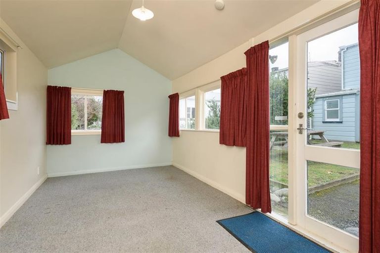 Photo of property in 16 Picton Avenue, Newtown, Wellington, 6021