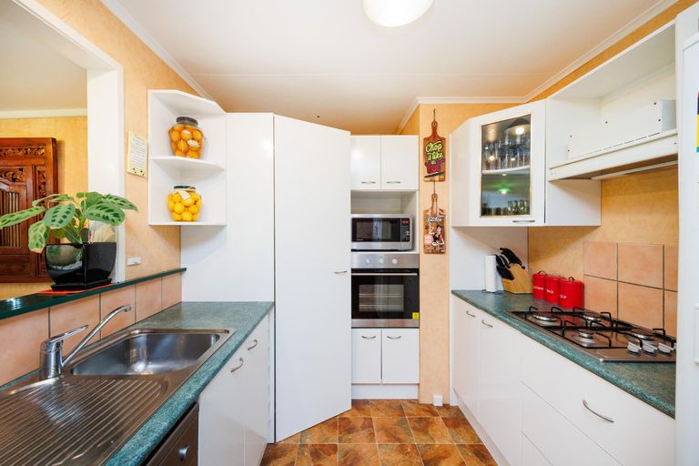 Photo of property in 17 Tilbury Avenue, Hokowhitu, Palmerston North, 4410