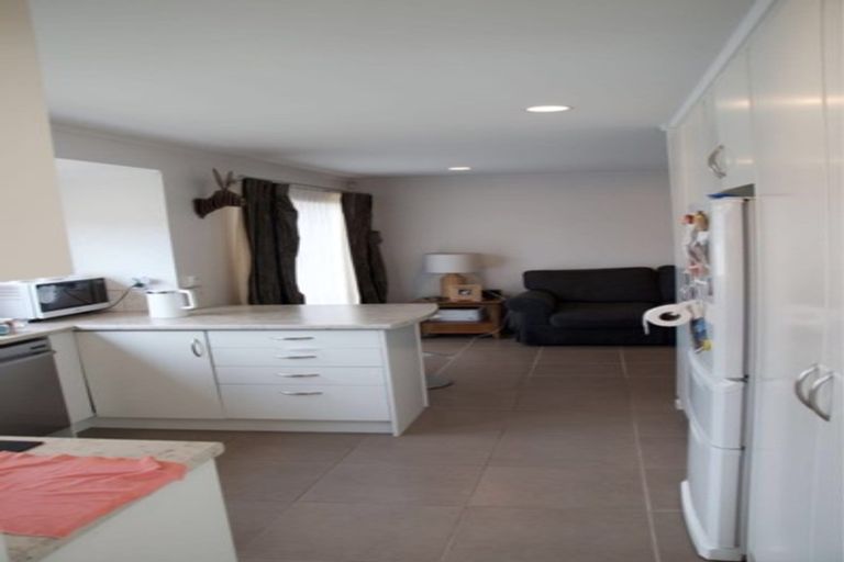 Photo of property in 16 Mirabell Place, Golflands, Auckland, 2013