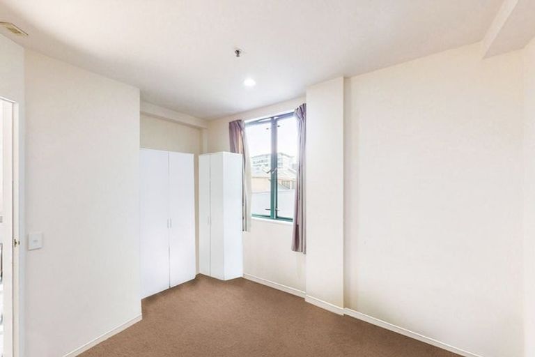 Photo of property in Courtenay Apartments, 509/120 Courtenay Place, Te Aro, Wellington, 6011