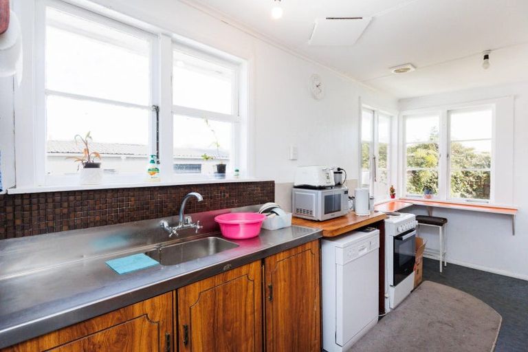 Photo of property in 48 Tweed Street, Roslyn, Palmerston North, 4414