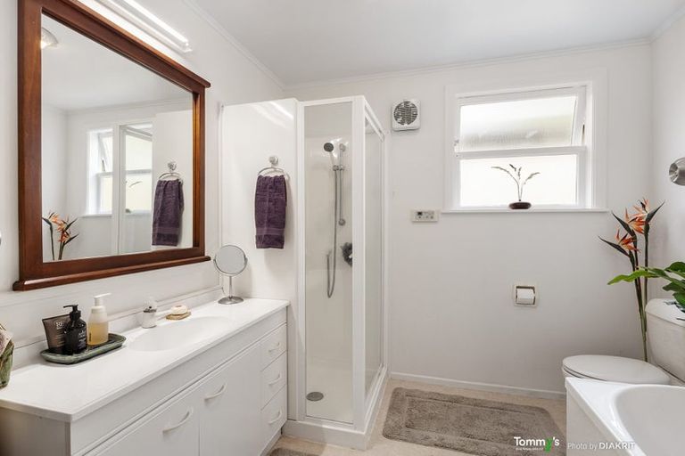 Photo of property in 32 Shirley Street, Karori, Wellington, 6012