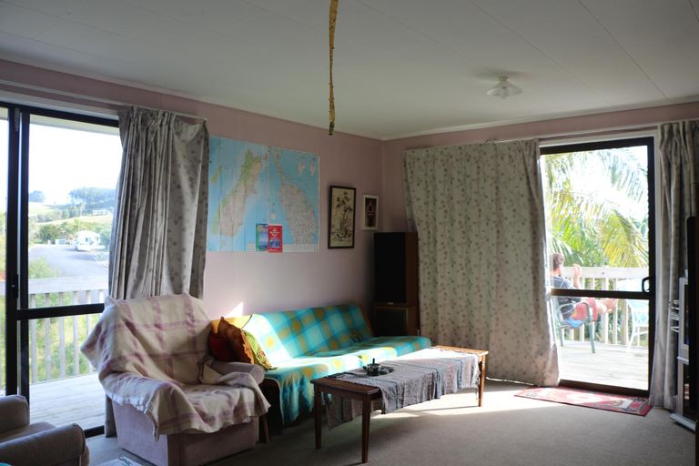 Photo of property in 16 Paradise Road, Coopers Beach, 0420