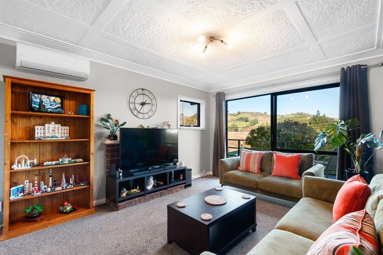 Photo of property in 17 Waldron Crescent, Green Island, Dunedin, 9018