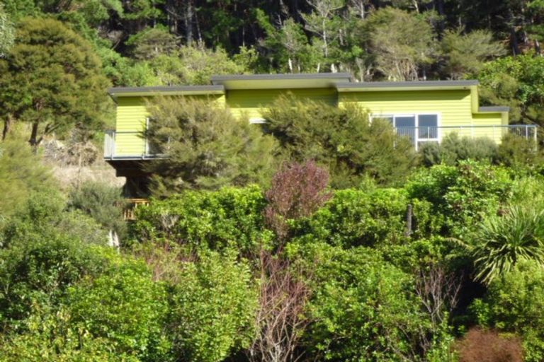Photo of property in 28 Brough Place, Ngakuta Bay, Picton, 7281
