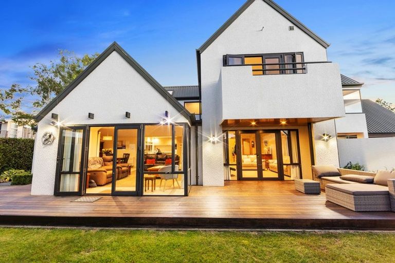 Photo of property in 11 Harlech Mews, Avonhead, Christchurch, 8042