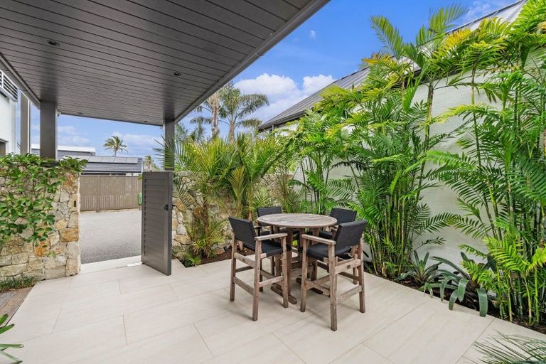 Photo of property in 3 Kuaka Grove, One Tree Point, 0118