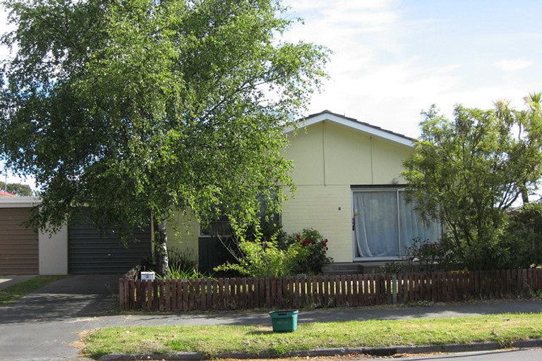 Photo of property in 2a Betula Place, Parklands, Christchurch, 8083
